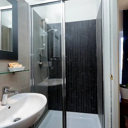 게스트하우스 Midnight In 로마